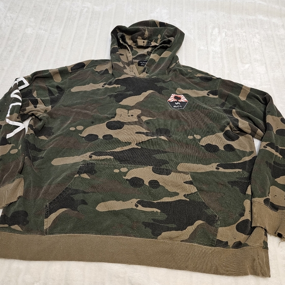 BOGO Free🦋 RVCA Camouflage Hoodie - Picture 7 of 15